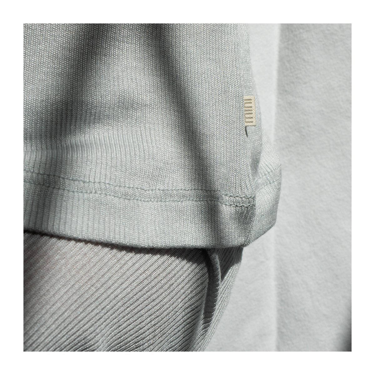 Maglia baby a manica lunga in Seta e Cashmere - Grigio Chiaro